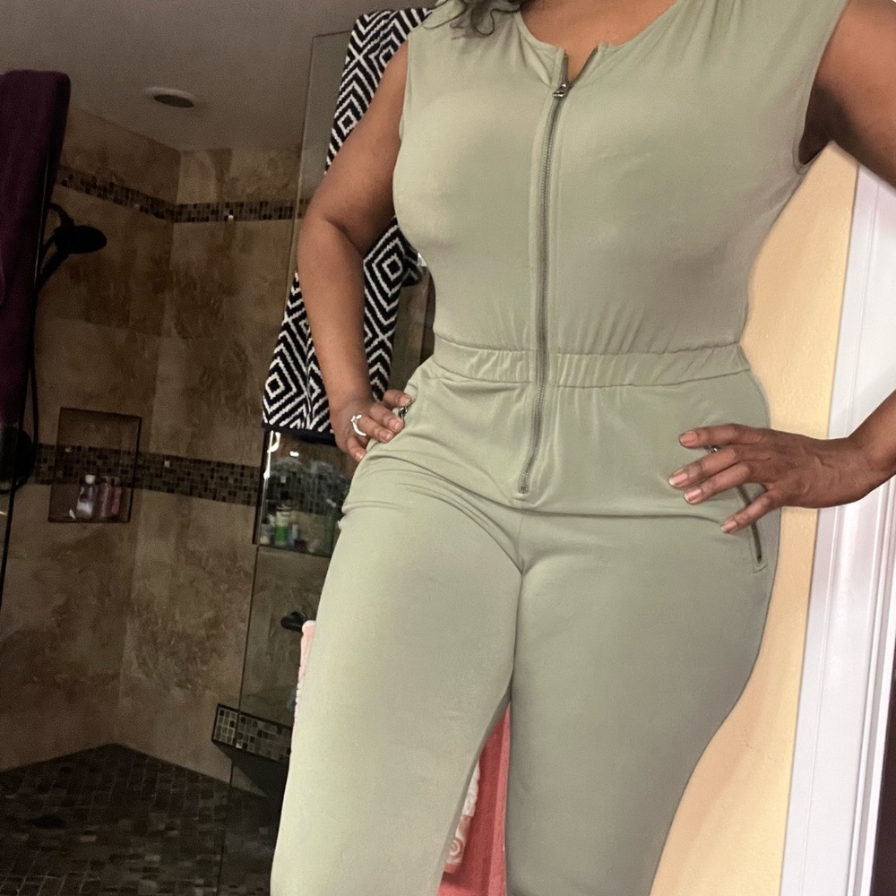 Guess jumpsuit. Super sexy excellent condition